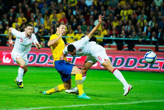 Zlatan Ibrahimovic, Sverige, skjuter in 1-0