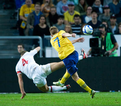 Sebastian Larsson, Sverige, skjuter, Steven Gerrard,