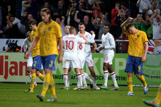 Steven Caulker, England, gör 1-2, jubel England. Depp