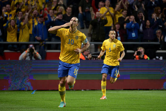 Zlatan Ibrahimovic, Sverige, gör 1-0 och första målet
