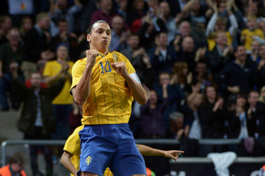 Zlatan Ibrahimovic, Sverige, gör 1-0 och första målet
