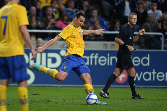 Zlatan Ibrahimovic, Sverige, gör 3-2 på frispark
