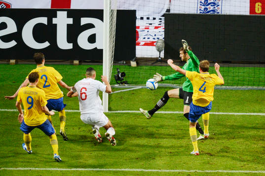 Steven Caulker, England gör 1-2