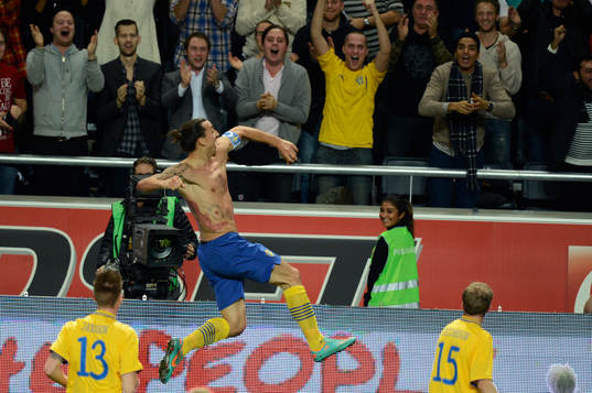 Zlatan Ibrahimovic, Sverige, gör 4-2, jubel