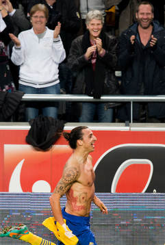 Zlatan Ibrahimovic, Sverige jublar och på läktaren