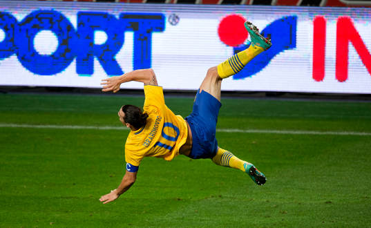 Zlatan Ibrahimovic, Sverige gör 4-2 med ett konstmål,