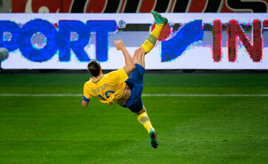 Zlatan Ibrahimovic, Sverige gör 4-2 med ett konstmål,