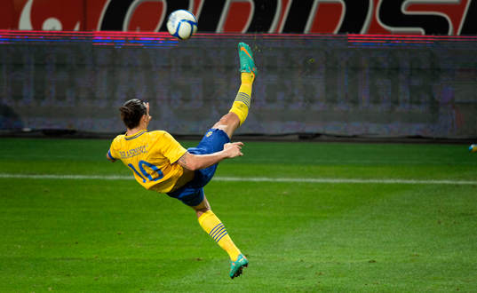 Zlatan Ibrahimovic, Sverige gör 4-2 med ett konstmål,