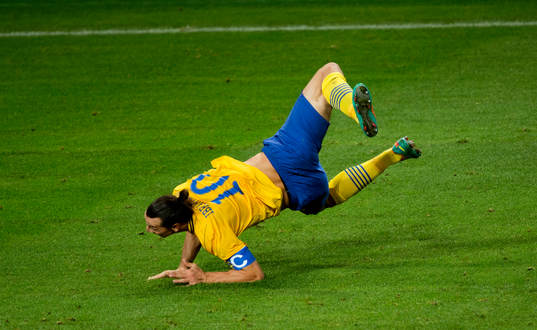 Zlatan Ibrahimovic, Sverige gör 4-2 med ett konstmål,