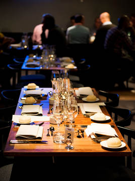 restaurangen serverar mat