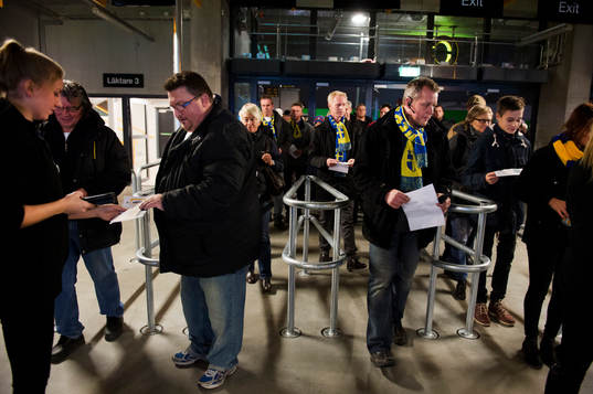 Dörrarna slås upp för första gången på Friends Arena