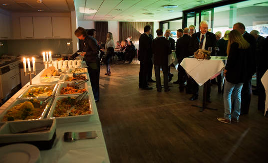 Mat serveras i hederslogen