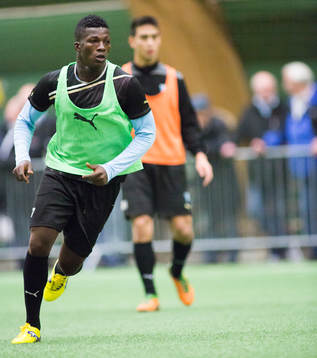 Benjamin Fadi, 17år, Ghana, provspelar för Malmö FF