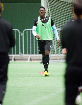 Benjamin Fadi, 17år, Ghana, provspelar för Malmö FF