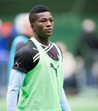 Benjamin Fadi, 17år, Ghana, provspelar för Malmö FF