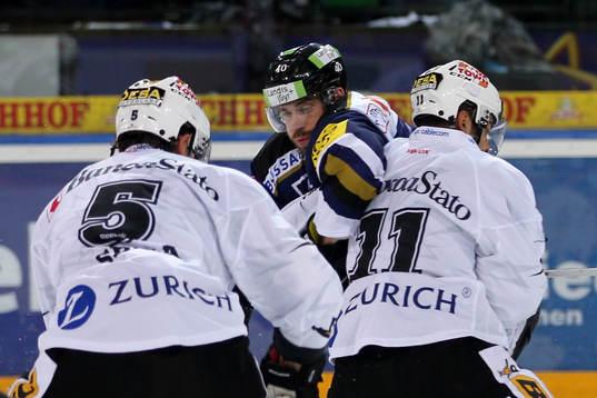 Zug; Eishockey NLA - EV Zug - HC Lugano; Luca Sbisa (L,