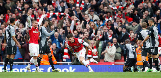 Football - Arsenal v Tottenham Hotspur - Barclays Premier