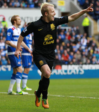 Football - Reading v Everton - Barclays Premier League  -