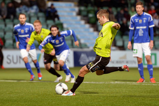 Kristinn Steindorsson, Halmstad gör 1-1 på straff