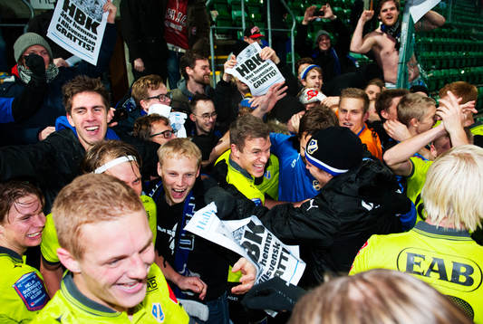 Halmstad är tillbaka i Allsvenskan. Spelarna jublar