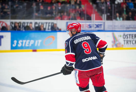Nicklas Grossmann stavar med två n i efternamnet.