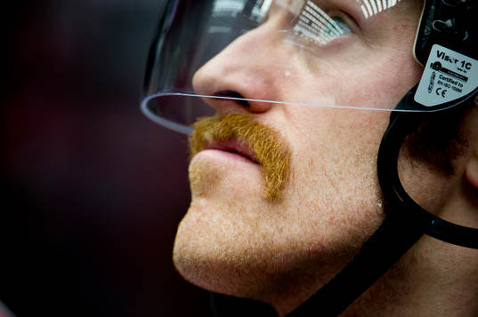 Jens Olsson, Malmö Redhawks, bjuder på en välansad