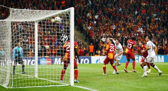 Football - Galatasaray v Manchester United - UEFA Champions