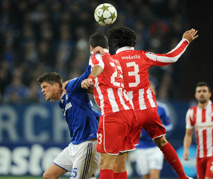 v.l. Klaas-Jan Huntelaar, Dimitris Siovas, Francois Modesto
