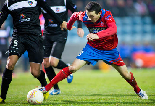 Ardian Gashi, Helsingborg, bryter sig fram