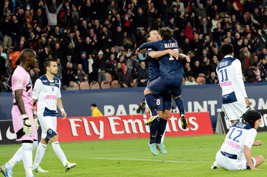 Joie PSG - MAXWELL / Zlatan IBRAHIMOVIC - 24.11.2012 - PSG