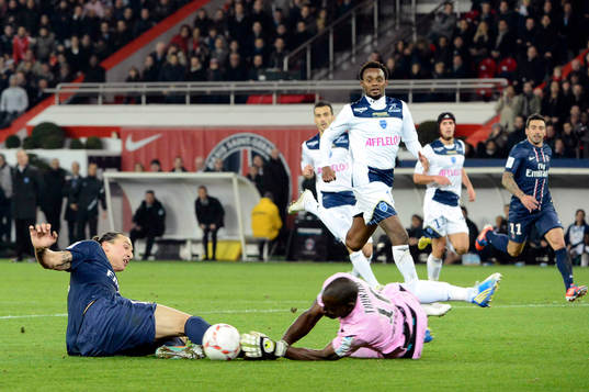 Blessure Zlatan IBRAHIMOVIC / Yohann THURAM - 24.11.2012 -