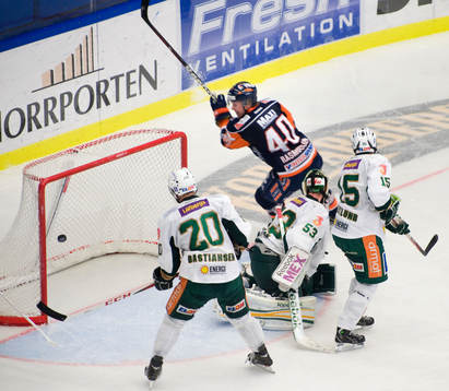 2-målsskytten Dennis Rasmussen, Växjö, gjorde både 3-2