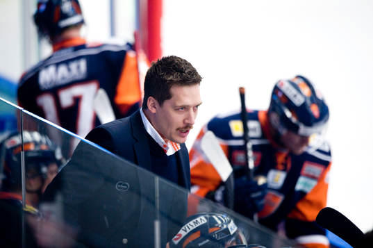 Sam Hallam, coach, Växjö