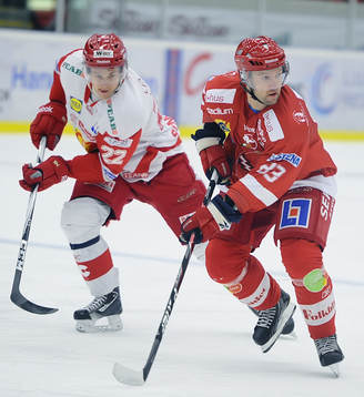 Vita Hästens nr 83 Michael Nylander och Skövdes nr 22