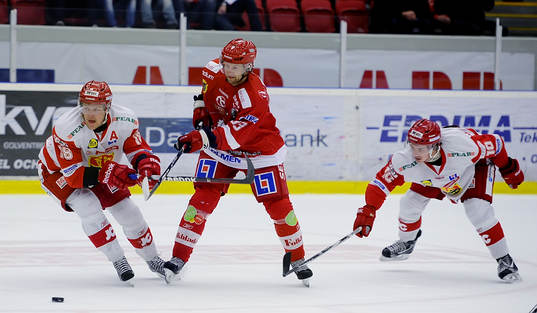 Vita Hästens nr 83 Michael Nylander och Skövdes nr 10