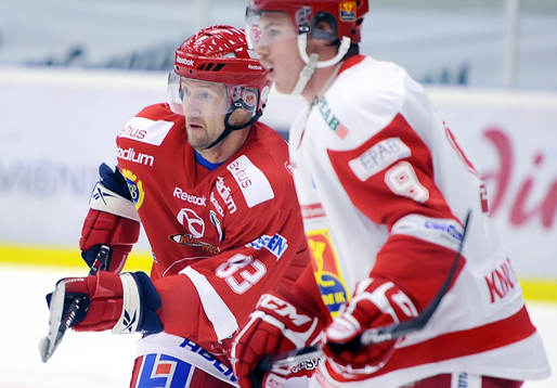 Vita Hästens nr 83 Michael Nylander och Skövdes nr 8