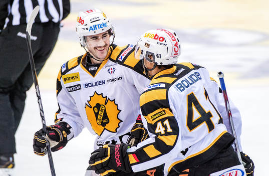 Bud Holloway, Skellefteå, jublar