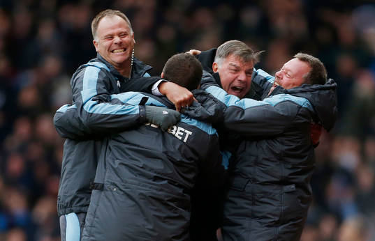 Football - West Ham United v Chelsea - Barclays Premier