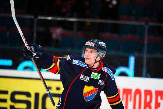 Gabriel Landeskog, Djurgården, vinkar till publiken