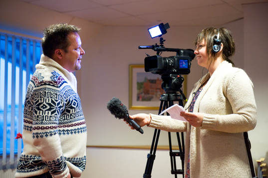 Intervju, mikrofon, kamera