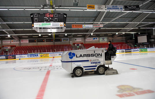 Ismaskin i arbete, is, förare, ishall