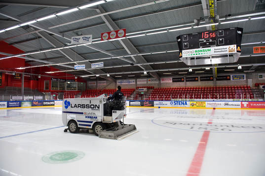 Ismaskin i arbete, is, förare, ishall