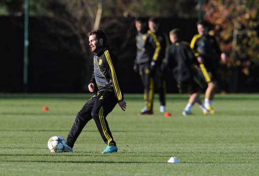 Football - Chelsea Training - Chelsea Training Ground -