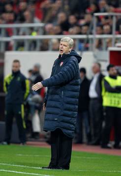 Football - Olympiakos v Arsenal - UEFA Champions League