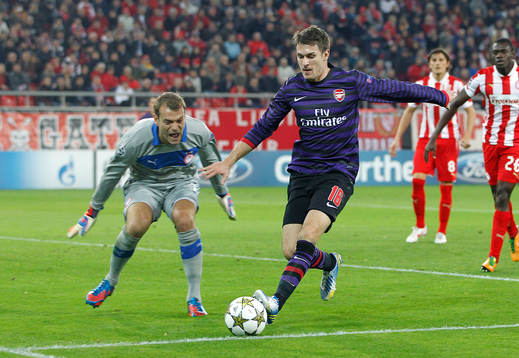 Football - Olympiakos v Arsenal - UEFA Champions League