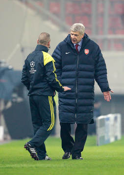 Football - Olympiakos v Arsenal - UEFA Champions League