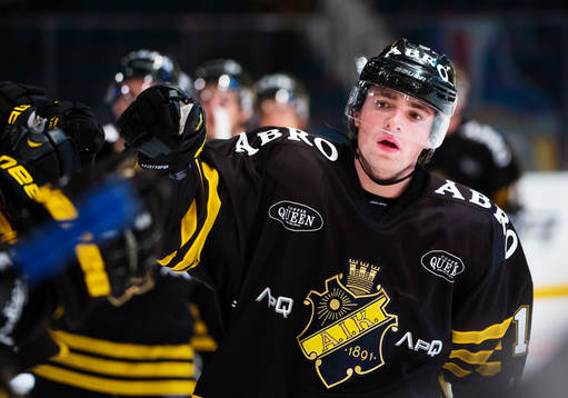 Broc Little, AIK, gratuleras till sin 2-3-reducering