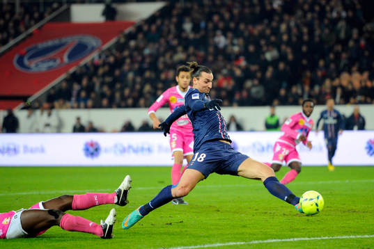 But de  Zlatan IBRAHIMOVIC - 08.12.2012 - PSG / Evian