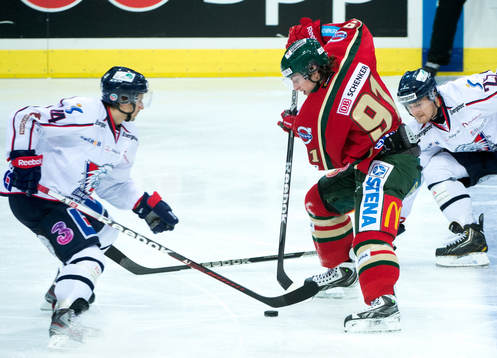 Matt Duchene, Frölunda, lurar Daniel Grillfors och