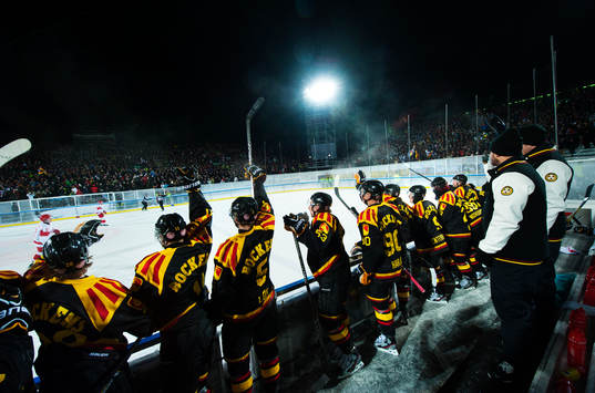 Brynäs-spelare jublar när Martin Johansson gör 3-0 i tom